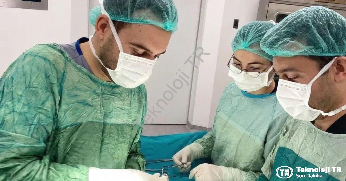 "Şuhut Devlet Hastanesi'nde Modern Cerrahi: Yama ile Fıtık Ameliyatı Başarısı" başlıklı haber için f